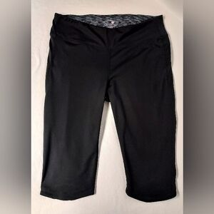 Women's Tangerine Capri Activewear Pants Rear Zip Pocket Color: Black Size: XXL